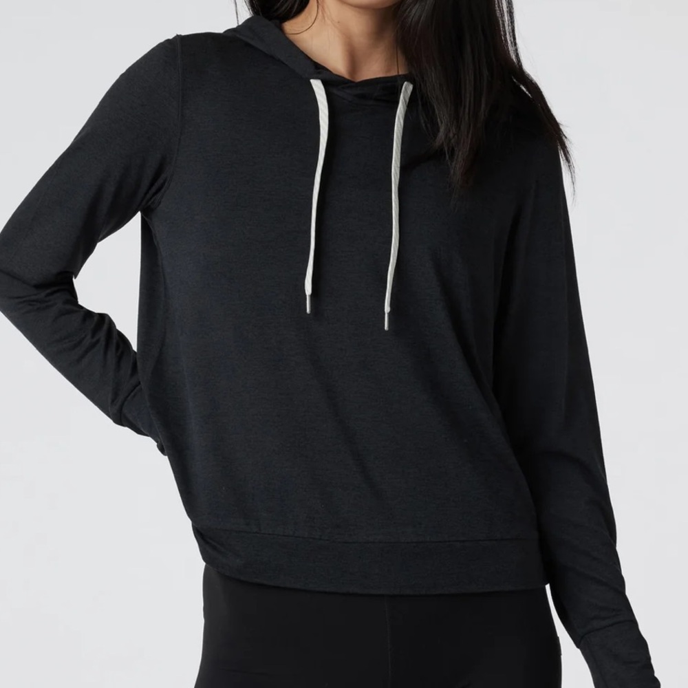 Vuori Halo Essential Hoodie in Black Heather size S